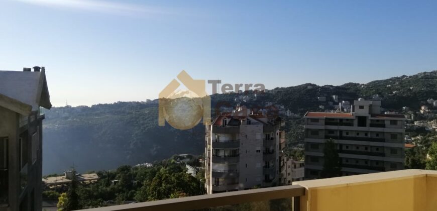 Apartment  for rent in Achkout  located in nice area cash .