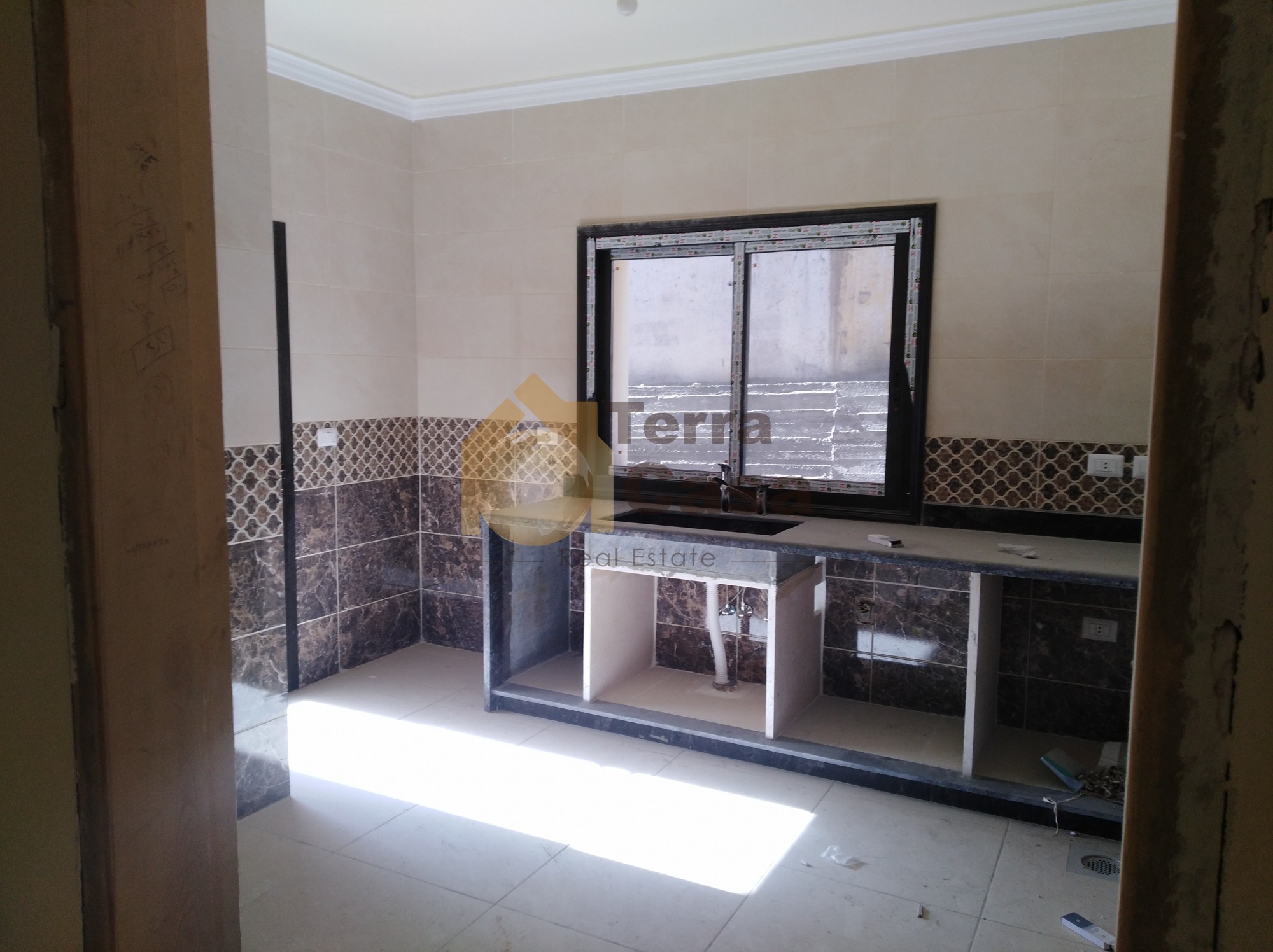 apartment for sale in zahle haouch el omara brand new Ref#780