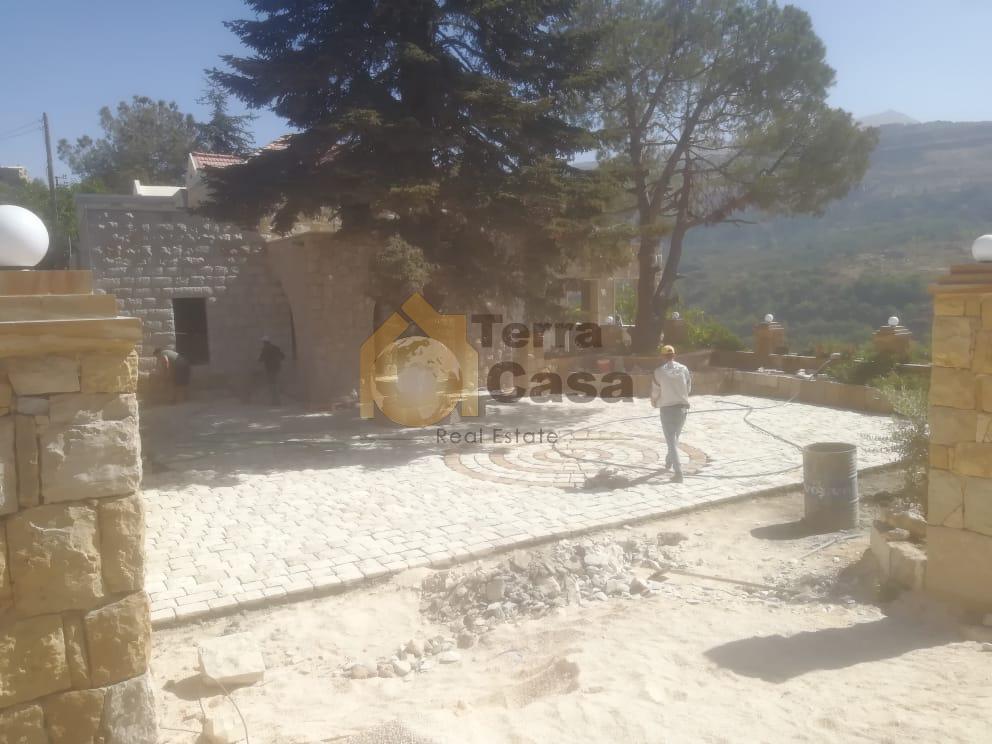 uncompleted triplex villa in kfardebian for sale